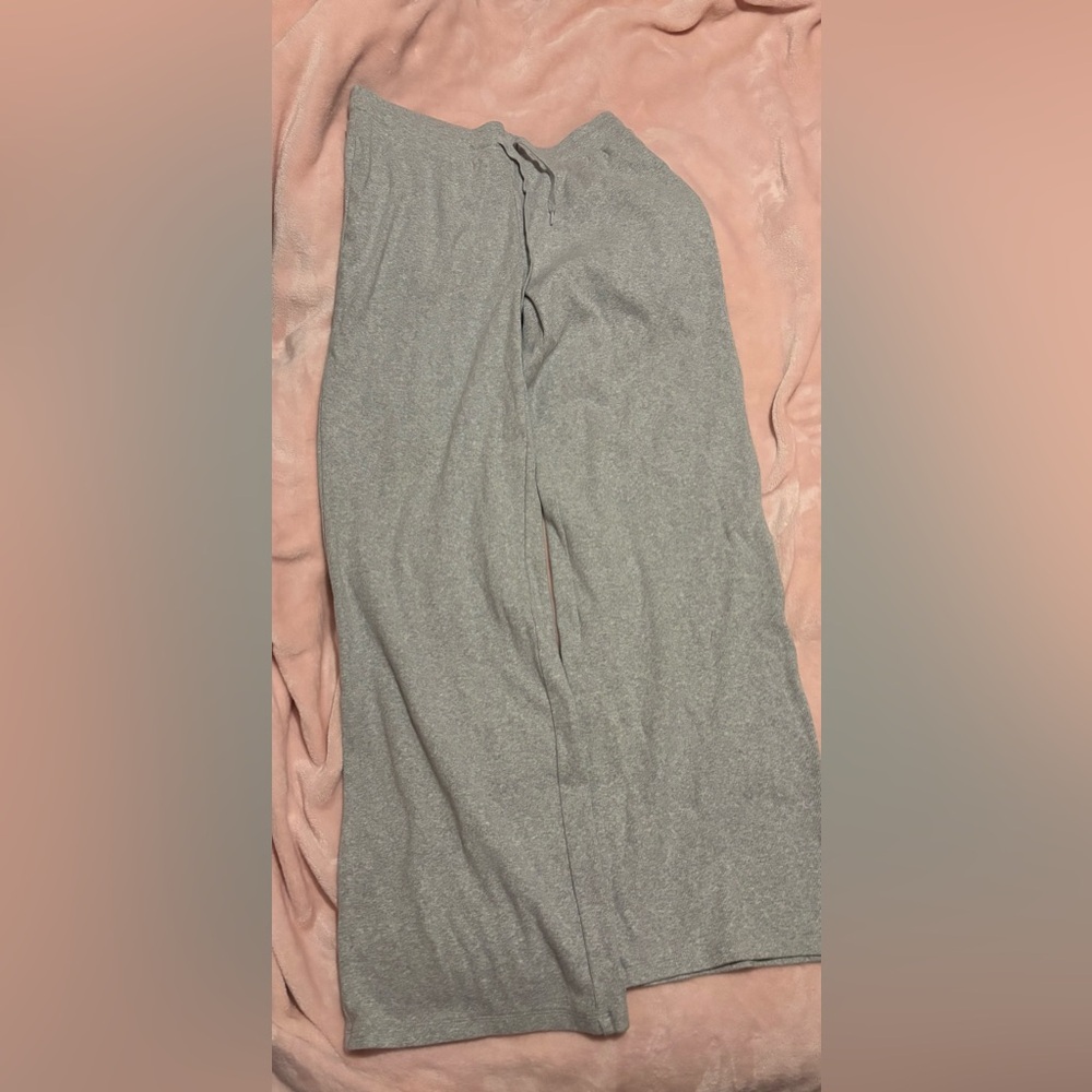 ⭐️Aritzia Gray sweatpants women’s medium tall